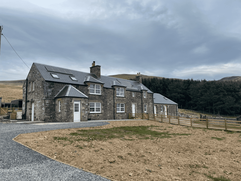 Buccleuch Estates took on the challenge of reducing the carbon footprint at Old Kirkhope. With @Grant UK's expertise, they installed a cutting-edge low-carbon heating system, showcasing their commitment to sustainability. Discover how this remarkable transformation is paving the way for a greener future. 