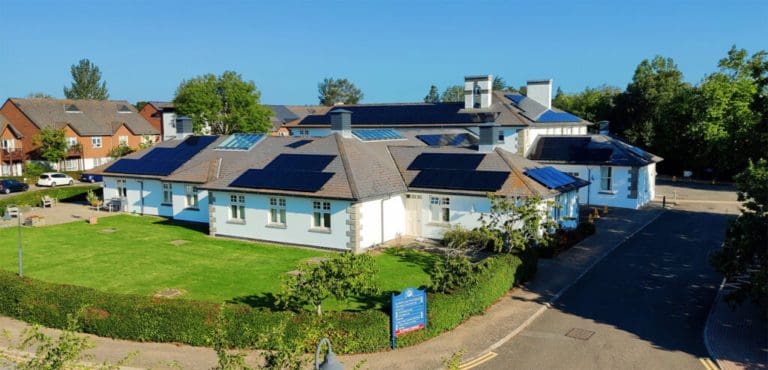 Rye Memorial Hospital is the UK's first community hospital to achieve carbon neutrality! Their dedication and renewable systems led to a 100% carbon footprint reduction.